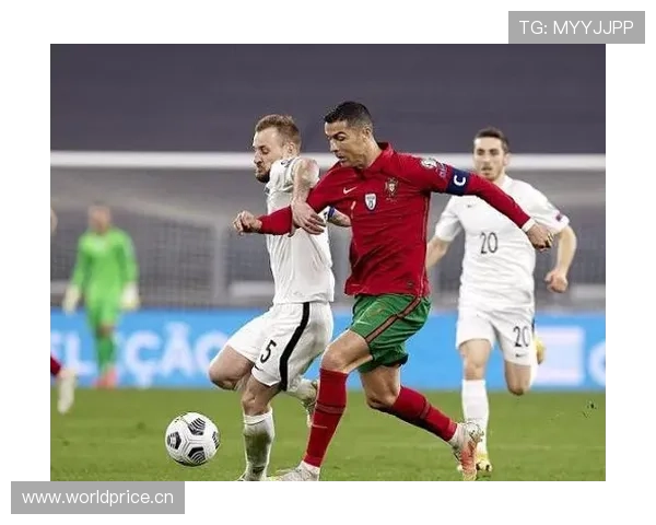 内维斯后场出球与组织核心作用解析