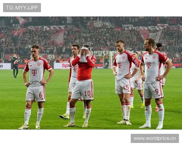 拜仁更衣室矛盾传闻增加:球队稳定性与赛季走势面临考验 拜仁更衣室矛盾传闻增加:球队稳定性与赛季走势面临考验