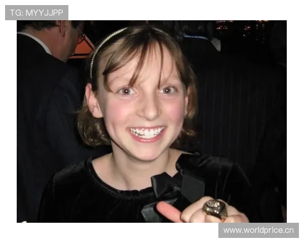 凯蒂·莱德基进咖啡店结账那张单把我整懵了，泳坛女王的零花钱是我的年薪