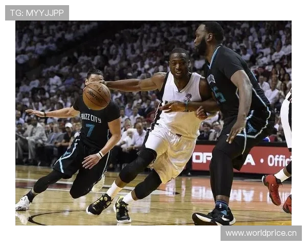 德怀恩·韦德突破得分效率显著提升，主导球队关键时刻表现