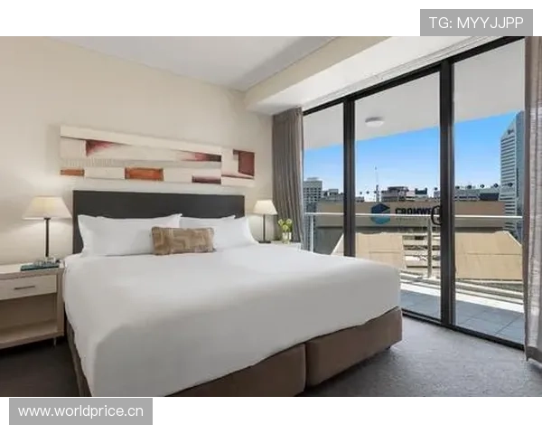 菲利克斯刚买的那套豪宅，邻居都开始怀疑人生了吧？