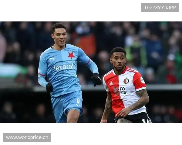 费舍尔利用挡拆创造机会提升组织效率，助力球队关键回合掌控