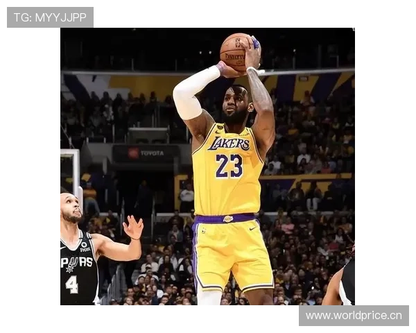 阿朗佐·莫宁突破拉开进攻空间效率超詹姆斯同组得分手